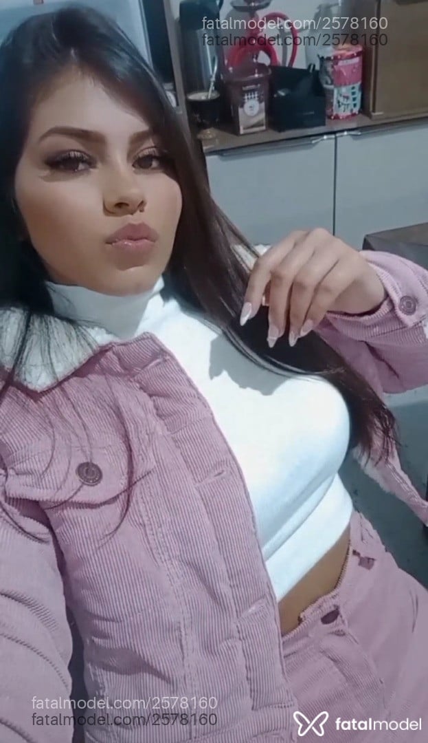 Acompanhante mulher com cabelo castanho de olhos castanhos em Porto Alegre - Larissa Mel