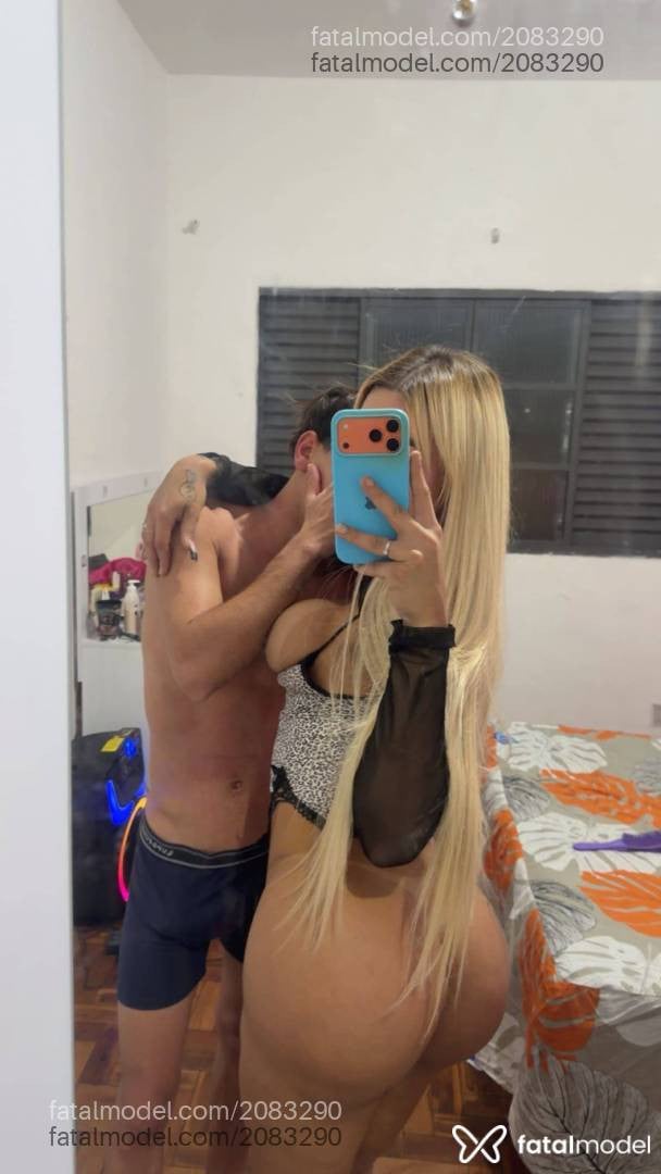 Acompanhante mulher trans loira (o) de olhos castanhos - Pamella