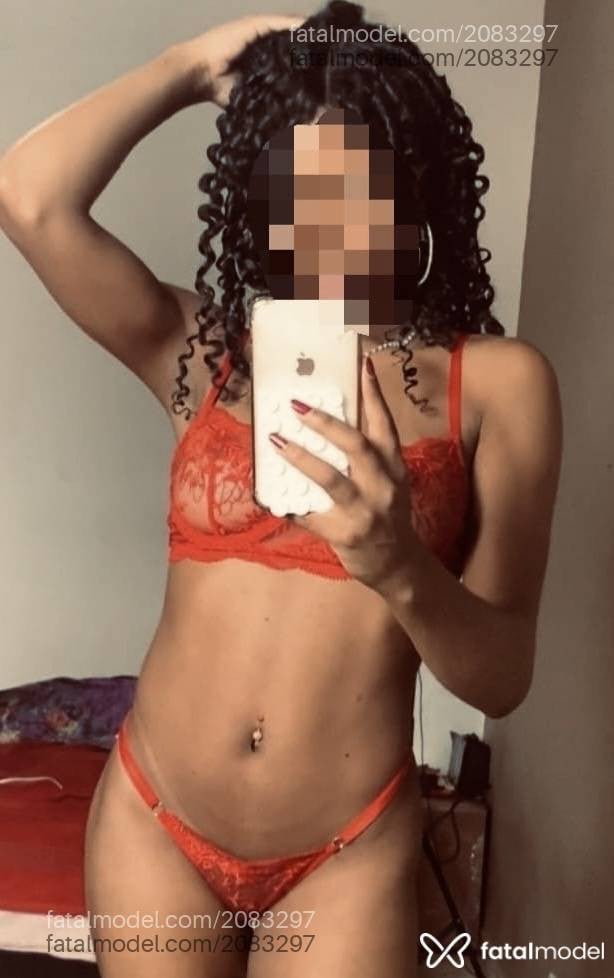 Acompanhante mulher com cabelo castanho de olhos pretos - Nathaly Lopes