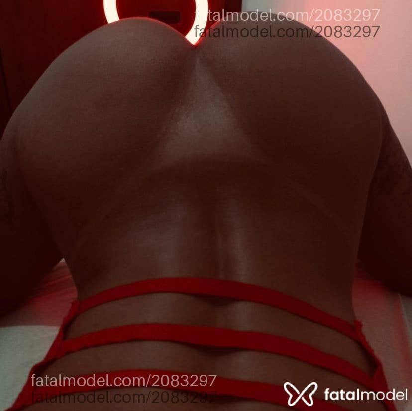 Acompanhante mulher com cabelo castanho de olhos pretos - Nathaly Lopes
