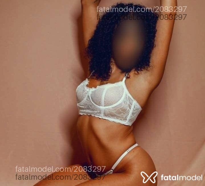 Acompanhante mulher com cabelo castanho de olhos pretos em Florianópolis - Nathaly Lopes