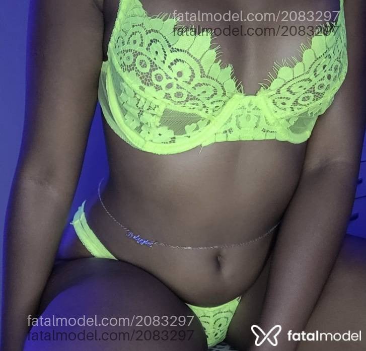 Acompanhante mulher com cabelo castanho de olhos pretos em Florianópolis - Nathaly Lopes