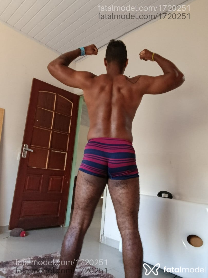 Acompanhante homem com cabelo castanho de olhos castanhos em Vilhena Acompanhante homem com cabelo castanho de olhos castanhos em Vilhena - Massagemr