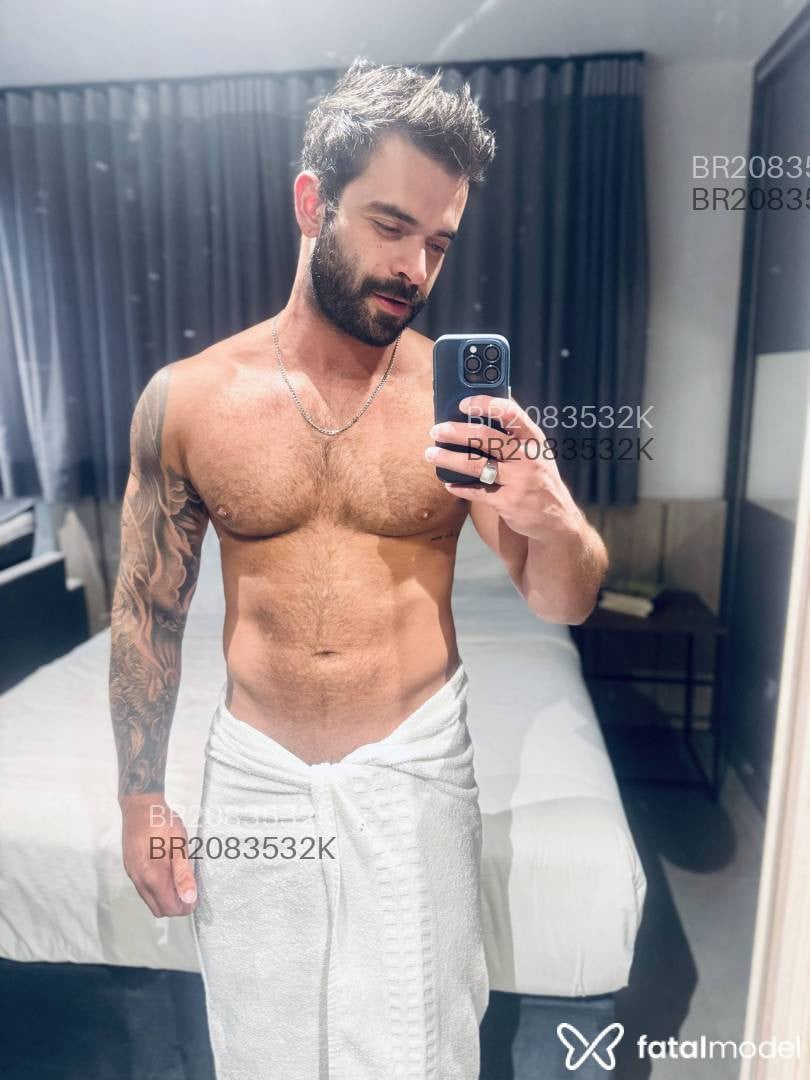 Acompanhante homem com cabelo castanho de olhos castanhos em Porto Alegre - Bernardo Wolffer