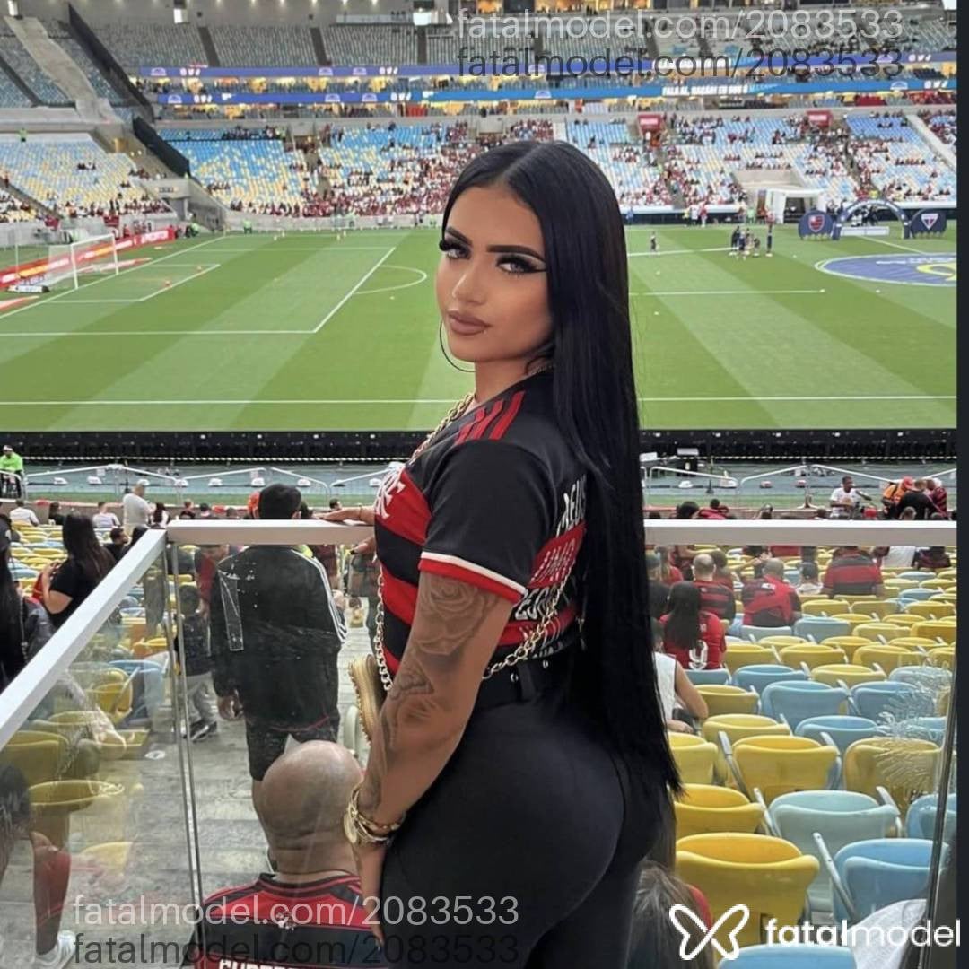 Acompanhante mulher morena (o) de olhos verdes - Maya Duarte