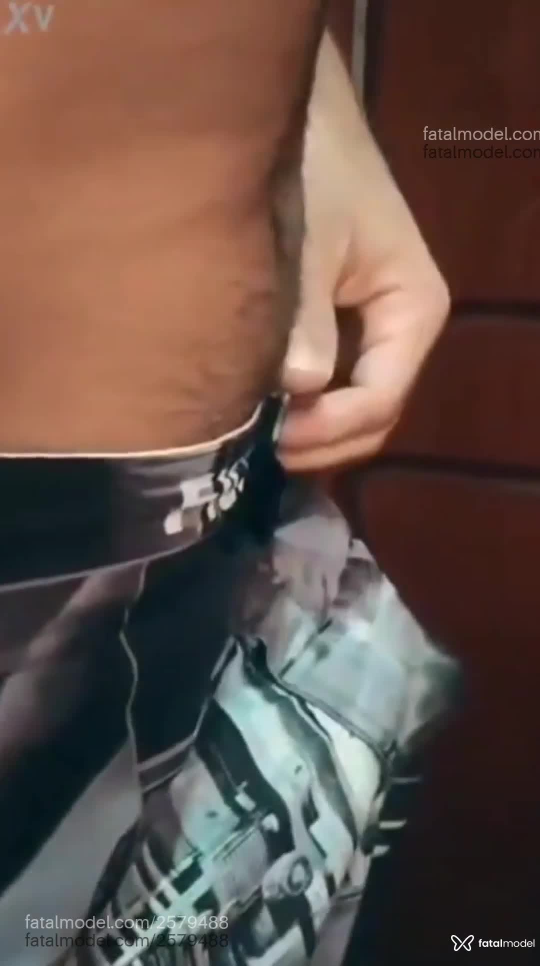 Acompanhante homem com cabelo castanho de olhos castanhos em Virtual Acompanhante homem com cabelo castanho de olhos castanhos em Virtual - Gozarnocuzinho