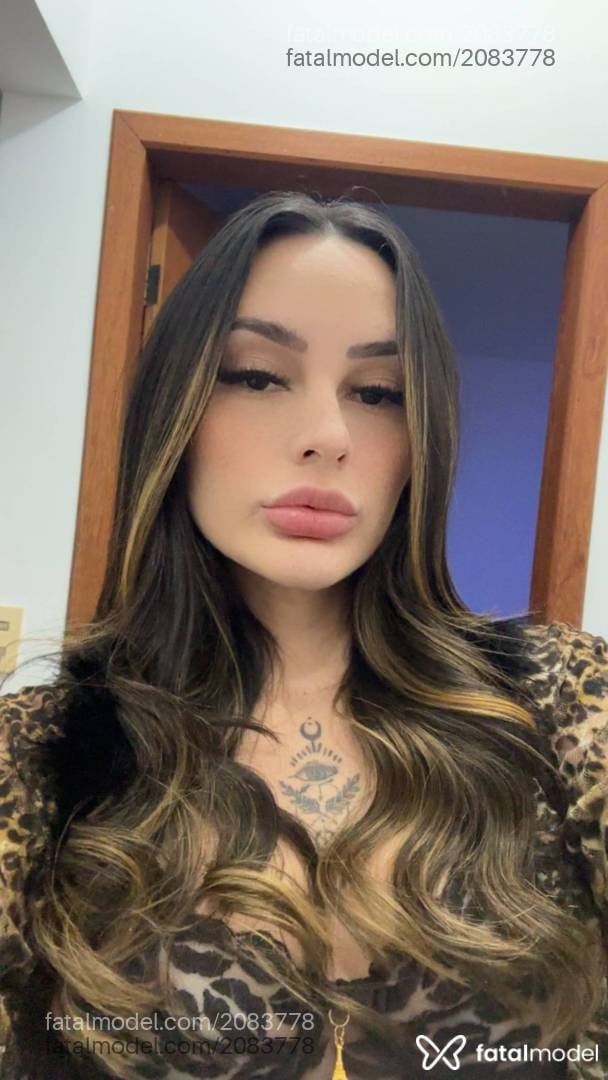 Acompanhante mulher morena (o) de olhos castanhos em Florianópolis Acompanhante mulher morena (o) de olhos castanhos em Florianópolis - Ana Julia