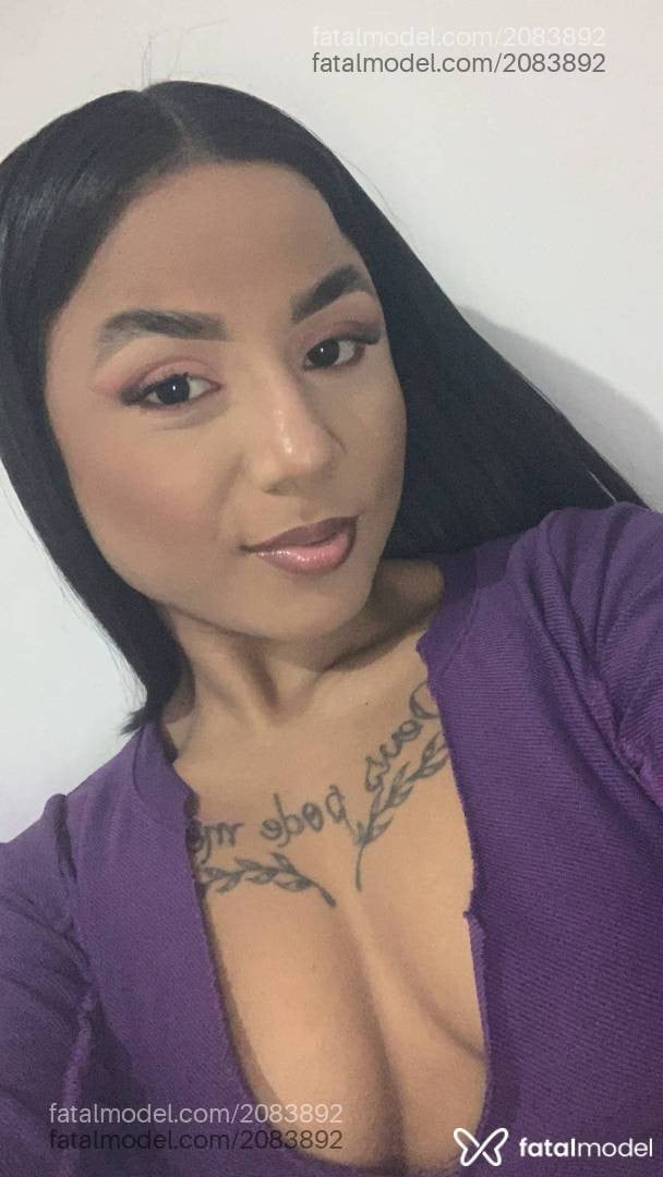 Acompanhante mulher morena (o) de olhos pretos - Mikaela