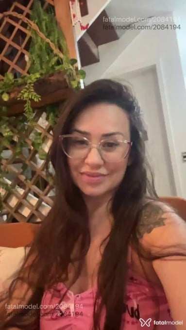 Acompanhante mulher com cabelo castanho de olhos castanhos em Canoas - Daniele