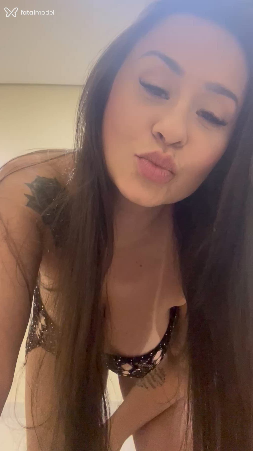 Acompanhante mulher com cabelo castanho de olhos castanhos em Porto Alegre Acompanhante mulher com cabelo castanho de olhos castanhos em Porto Alegre - Daniele