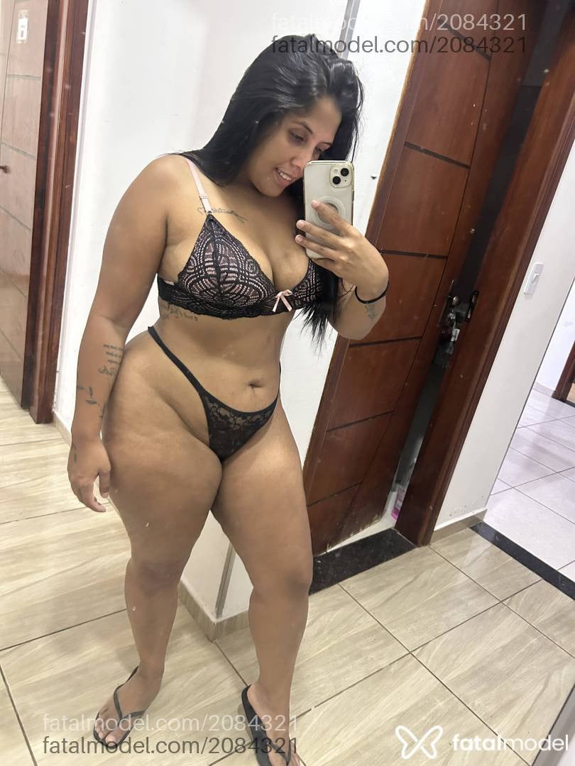 Acompanhante mulher morena (o) de olhos mel - Anna Liz Acompanhante mulher morena (o) de olhos mel - Anna Liz