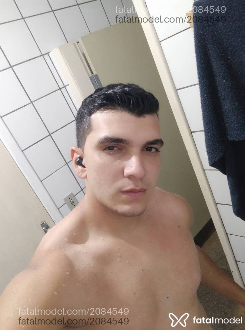Acompanhante homem com cabelo castanho de olhos castanhos em Goiânia - Guilherme