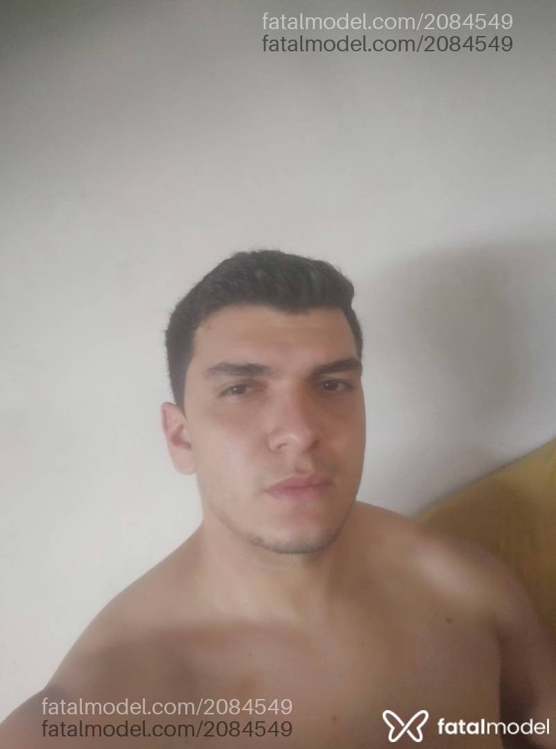 Acompanhante homem com cabelo castanho de olhos castanhos em Goiânia - Guilherme