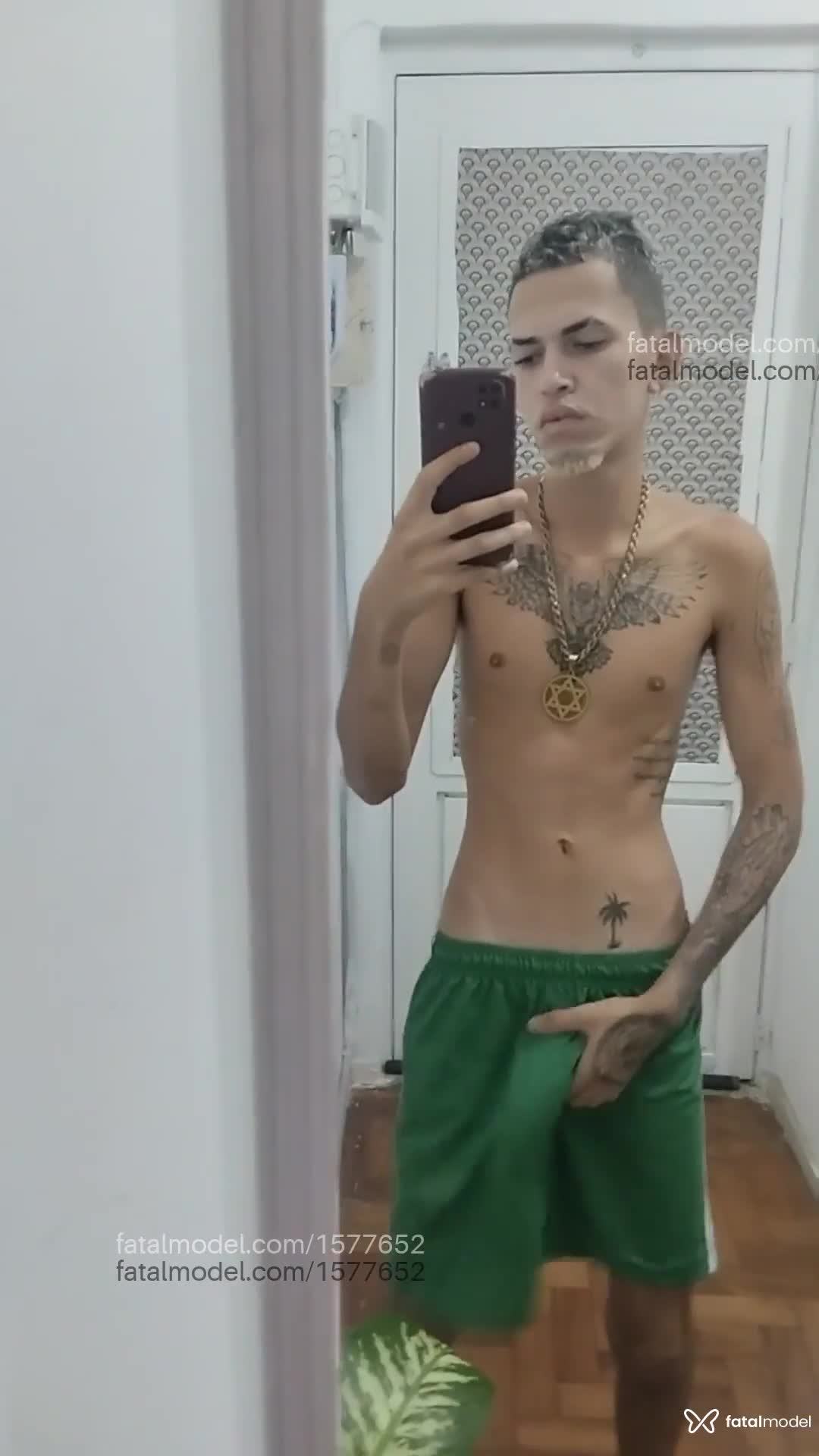 Acompanhante homem com cabelo castanho de olhos pretos em São Paulo - Lukas Vicenzo