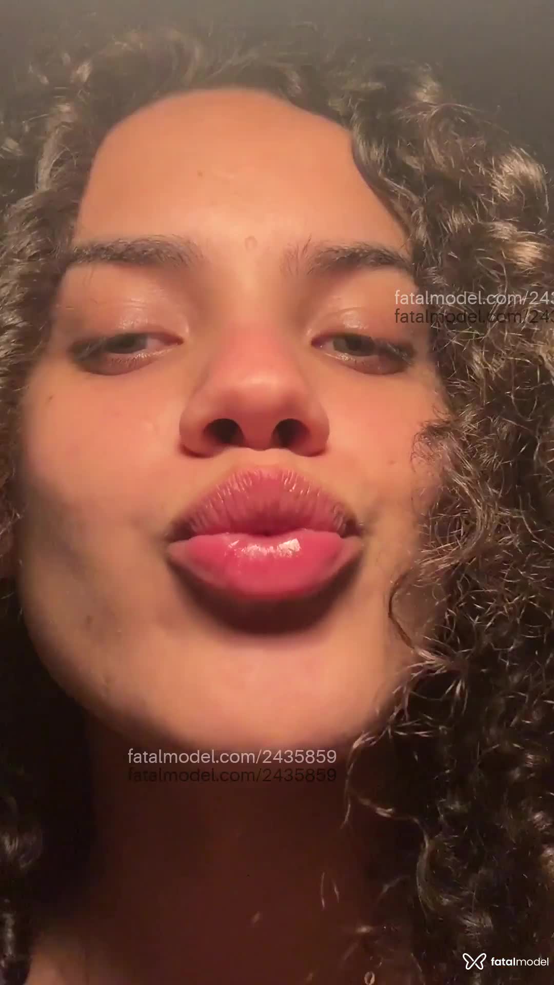 Acompanhante mulher trans com cabelo castanho de olhos verdes - Gabizinha Acompanhante mulher trans com cabelo castanho de olhos verdes - Gabizinha