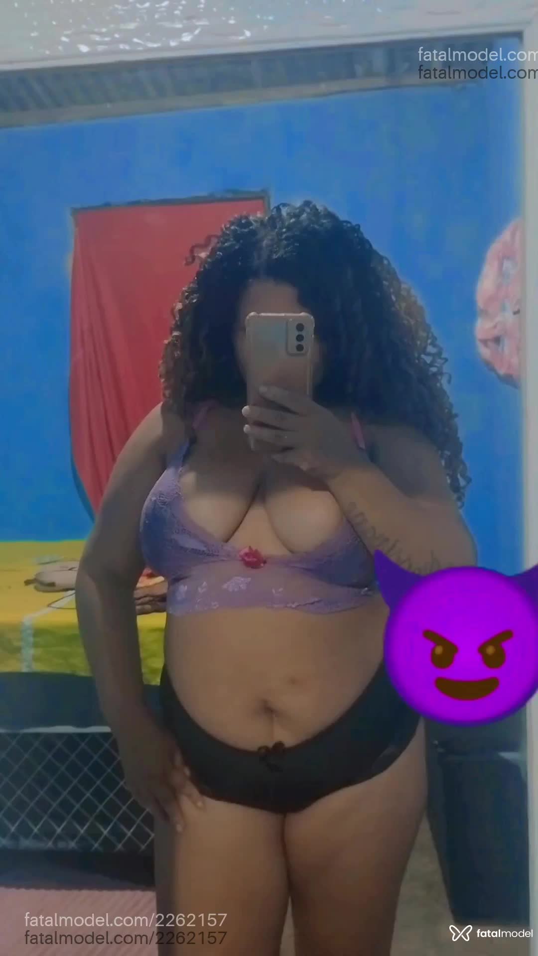 Acompanhante mulher morena (o) de olhos pretos - Jeovana