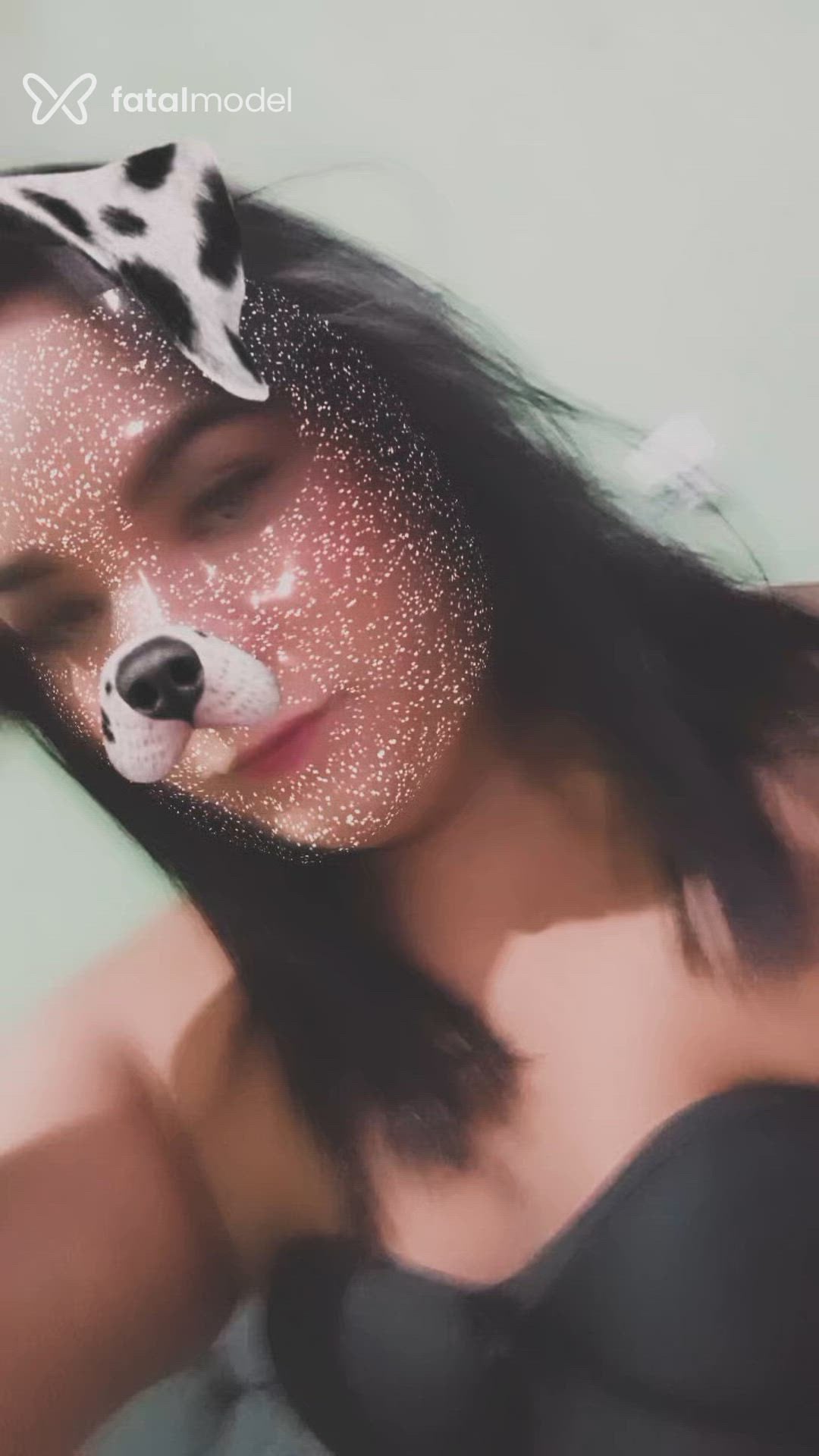 Acompanhante mulher trans morena (o) de olhos castanhos - árina