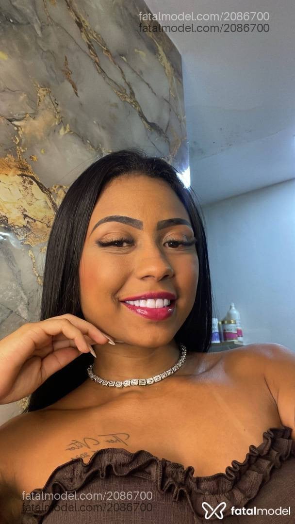 Acompanhante mulher morena (o) de olhos pretos - Agatha
