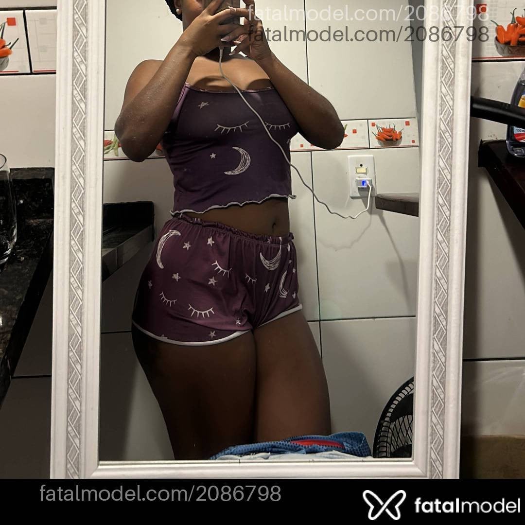Acompanhante mulher com cabelo castanho de olhos castanhos em Saquarema Acompanhante mulher com cabelo castanho de olhos castanhos em Saquarema - Safira