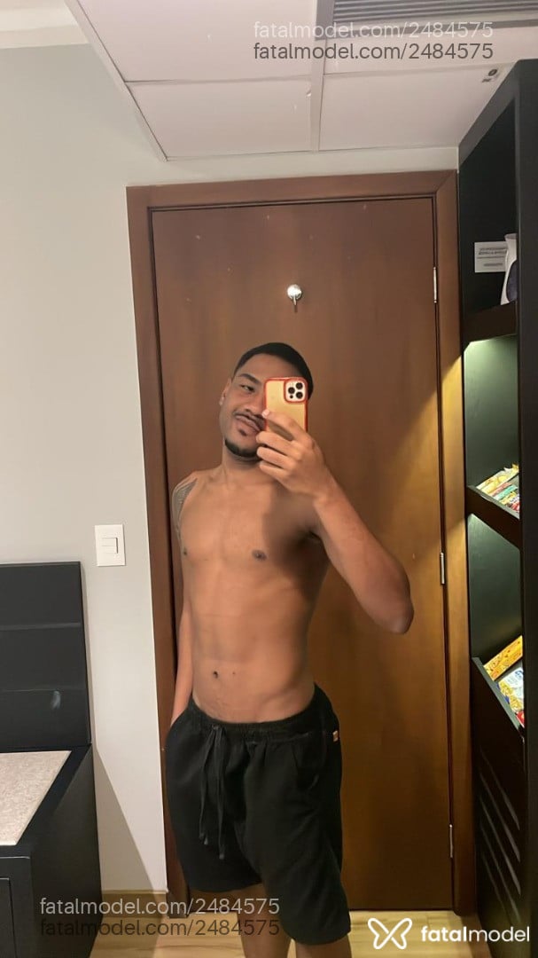 Acompanhante homem com cabelo castanho de olhos mel em Rio de Janeiro - Novincarioca