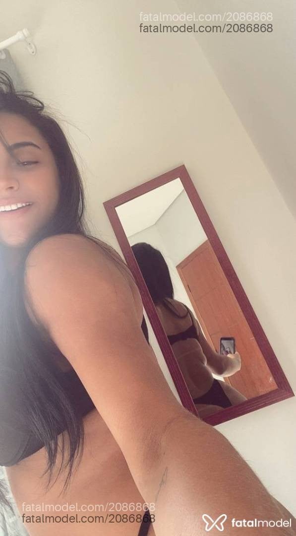 Acompanhante mulher morena (o) de olhos castanhos - Emilly