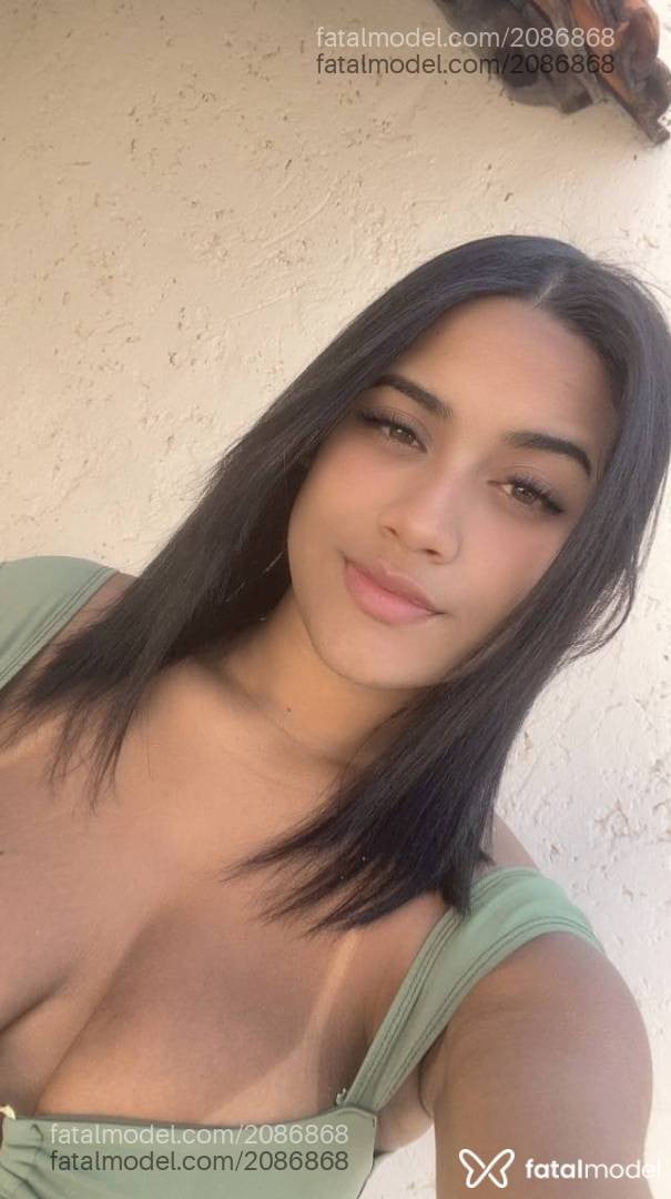 Acompanhante mulher morena (o) de olhos castanhos - Emilly