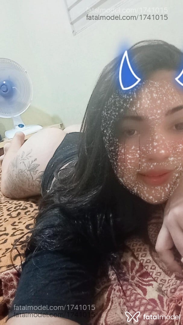 Acompanhante mulher trans com cabelo castanho de olhos pretos em Pombal - Kamyla