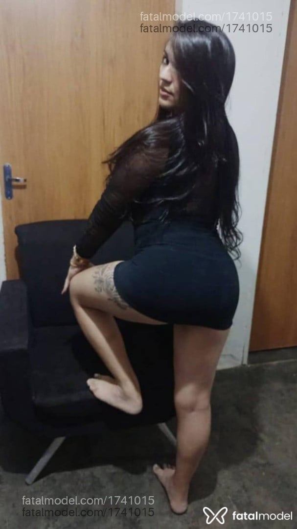 Acompanhante mulher trans com cabelo castanho de olhos pretos em Pombal - Kamyla
