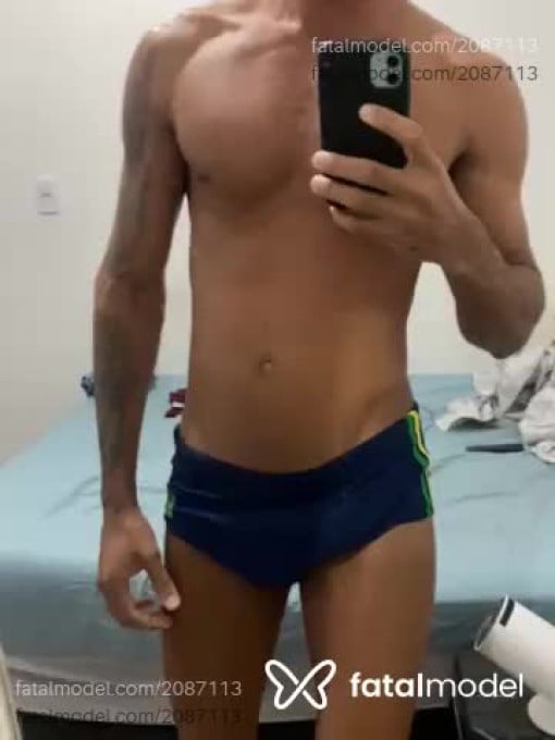 Acompanhante homem com cabelo castanho de olhos castanhos em Rio de Janeiro - William