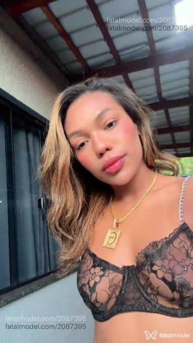 Acompanhante mulher com cabelo castanho de olhos castanhos em Foz do Iguaçu - Mia