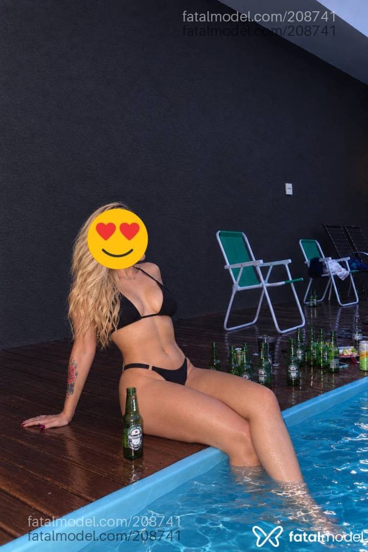 Acompanhante mulher loira (o) de olhos castanhos - Thaisinha