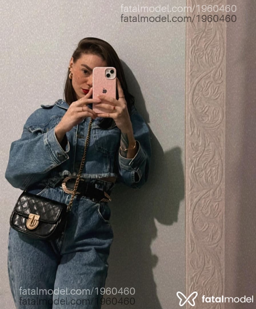 Acompanhante mulher com cabelo castanho de olhos castanhos em Joinville - Júlia Mendes
