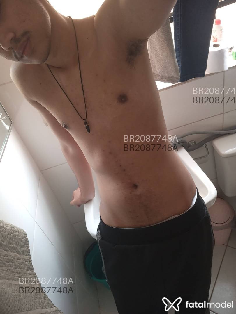 Acompanhante homem com cabelo castanho de olhos castanhos em São Paulo - Kevin Kin