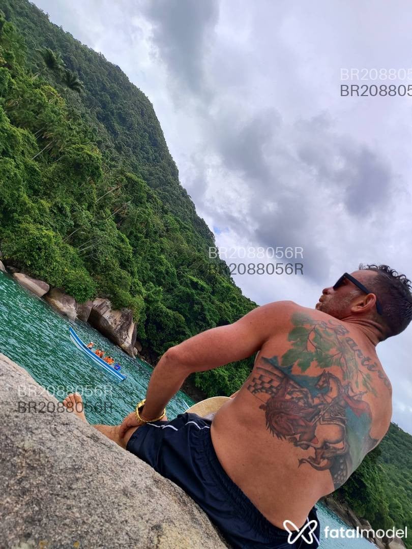 Acompanhante homem loira (o) de olhos verdes - Ronaldo Acompanhante homem loira (o) de olhos verdes - Ronaldo