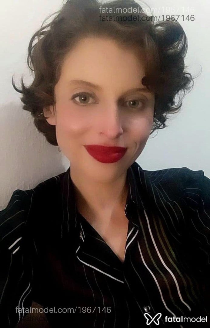 Acompanhante mulher com cabelo castanho de olhos verdes em Rio de Janeiro - Carol
