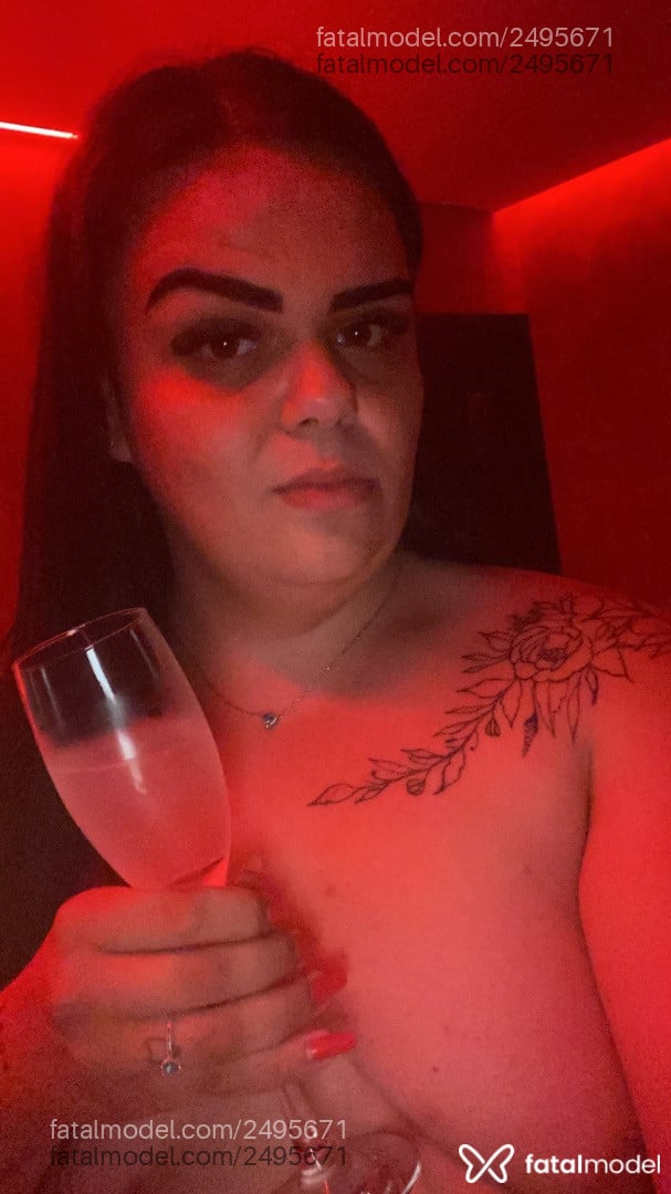 Acompanhante mulher trans morena (o) de olhos castanhos em Bebedouro Acompanhante mulher trans morena (o) de olhos castanhos em Bebedouro - Larissa Silva