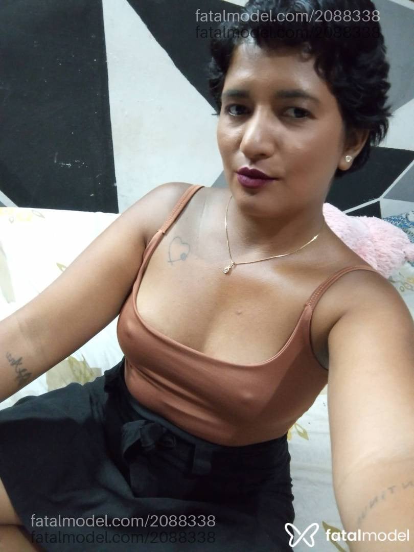 Acompanhante mulher morena (o) de olhos pretos - Adriana
