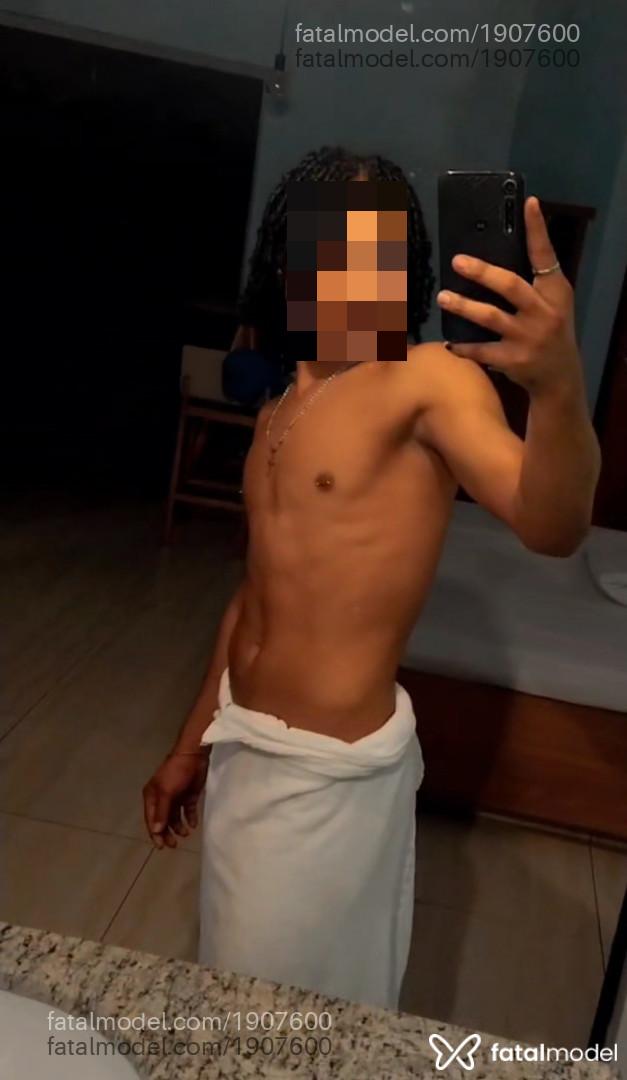 Acompanhante homem morena (o) de olhos pretos - Henrique Acompanhante homem morena (o) de olhos pretos - Henrique
