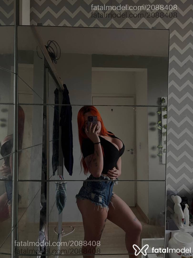 Acompanhante mulher trans ruiva (o) de olhos verdes em Gravataí - Julya Jolie