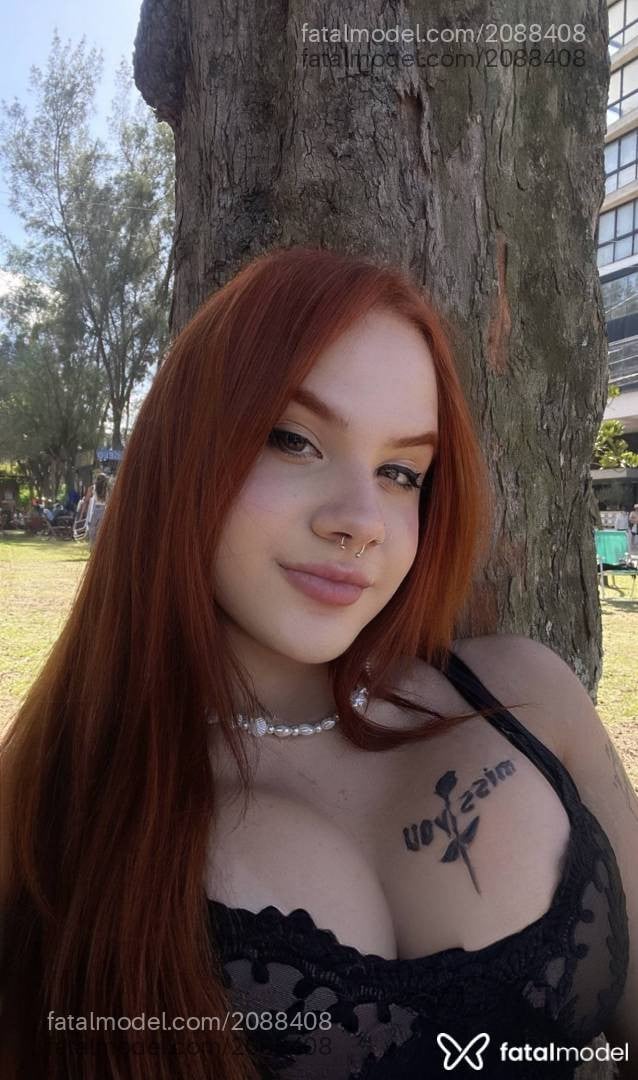 Acompanhante mulher trans ruiva (o) de olhos verdes em Gravataí - Julya Jolie