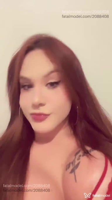 Acompanhante mulher trans ruiva (o) de olhos verdes em Gravataí - Julya Jolie