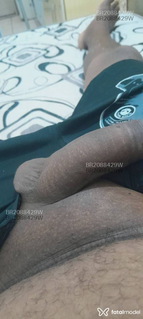 Acompanhante homem morena (o) de olhos castanhos em Brasília - Alospide