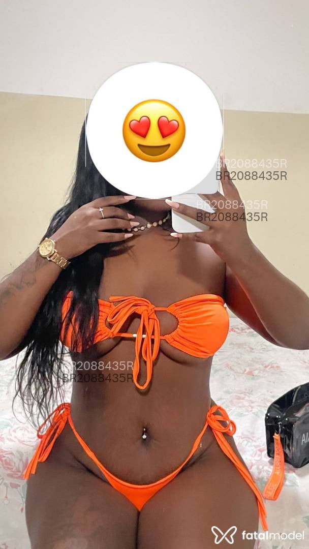 Acompanhante mulher morena (o) de olhos mel em Porto Belo Acompanhante mulher morena (o) de olhos mel em Porto Belo - Vitória Mendes