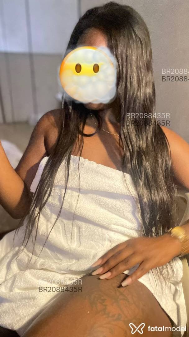 Acompanhante mulher morena (o) de olhos mel em Porto Belo Acompanhante mulher morena (o) de olhos mel em Porto Belo - Vitória Mendes