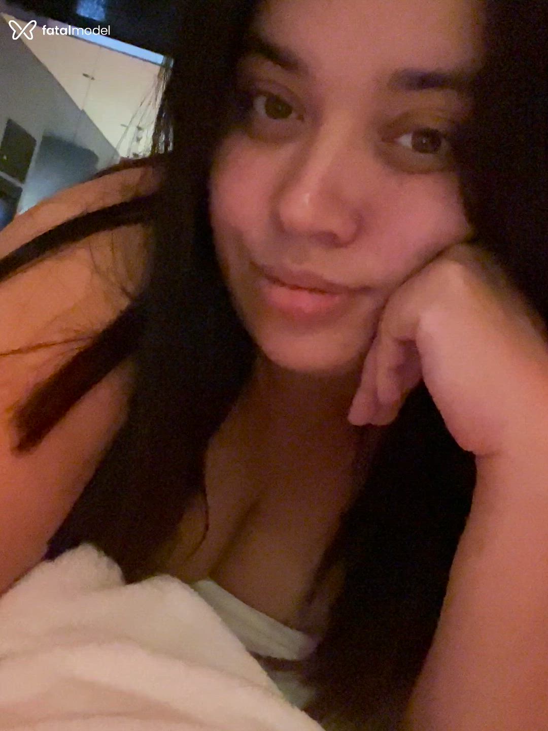 Acompanhante mulher morena (o) de olhos mel - Eliza Acompanhante mulher morena (o) de olhos mel - Eliza