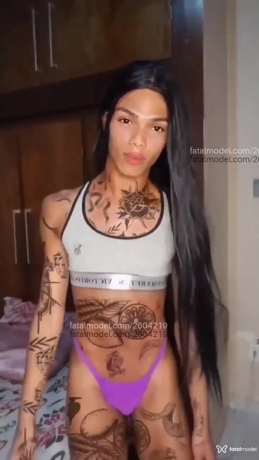 Acompanhante mulher trans com cabelo castanho de olhos castanhos em Itatiaia - Aghata