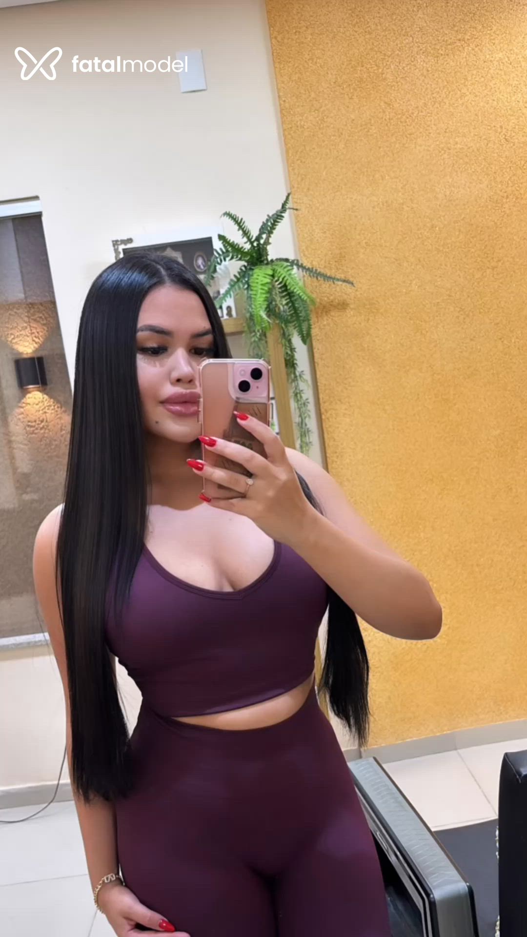 Acompanhante mulher morena (o) de olhos pretos - Lorena Acompanhante mulher morena (o) de olhos pretos - Lorena