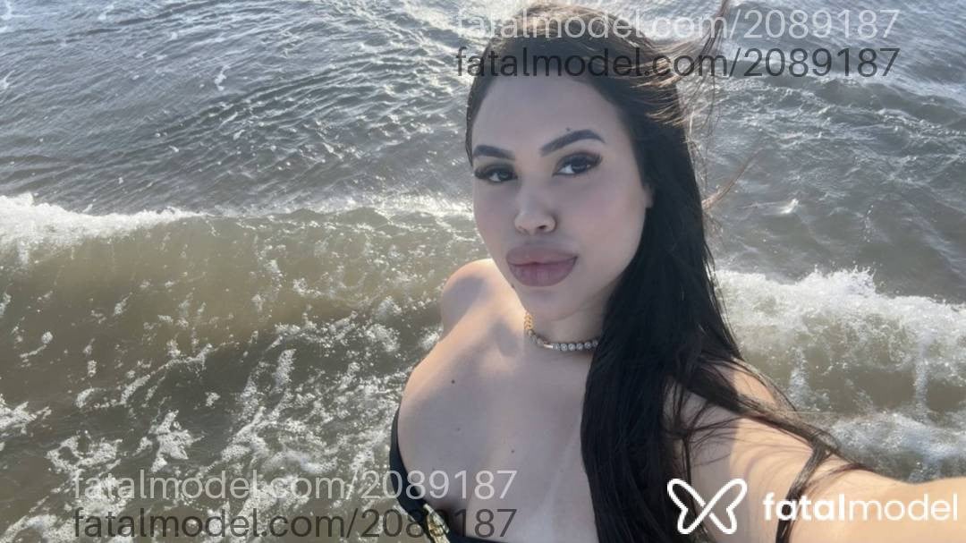 Acompanhante mulher morena (o) de olhos pretos - Lorena