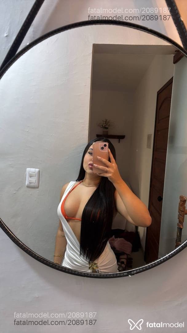 Acompanhante mulher morena (o) de olhos pretos - Lorena