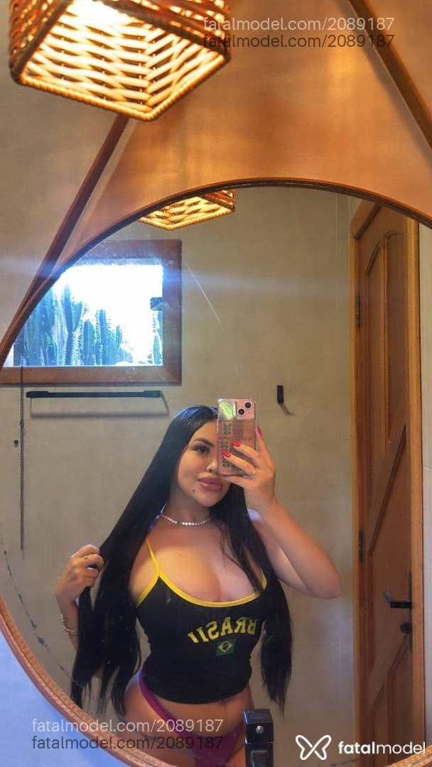 Acompanhante mulher morena (o) de olhos pretos - Lorena